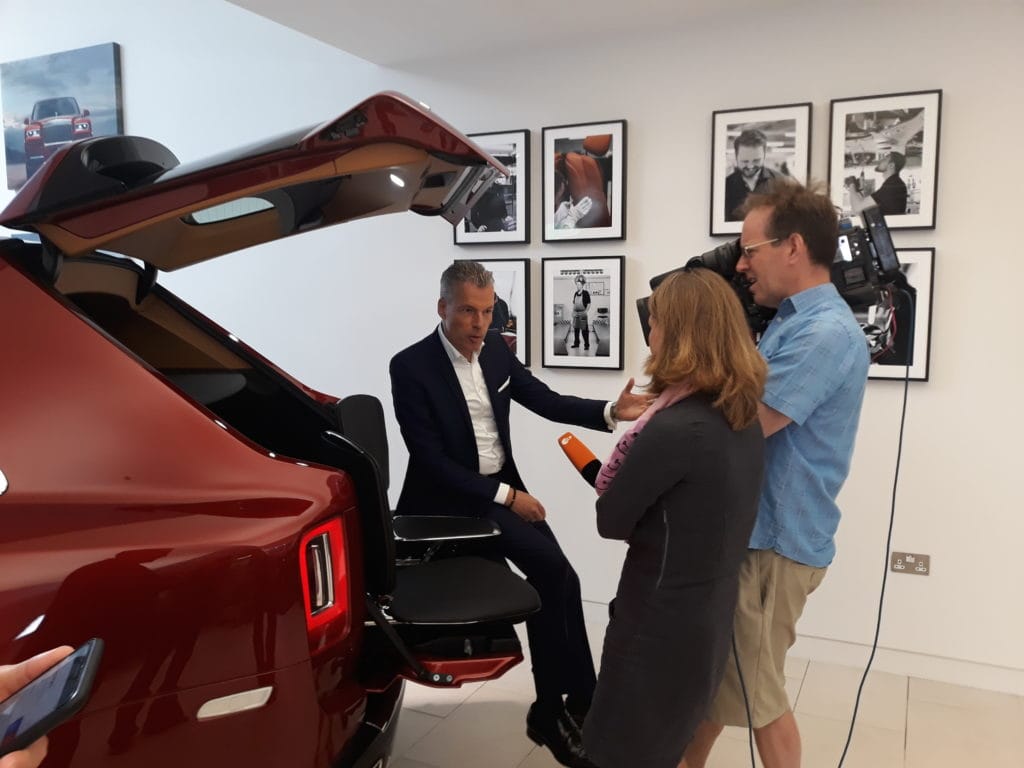 Rolls-Royce Cullinan Launch Live Video Streaming